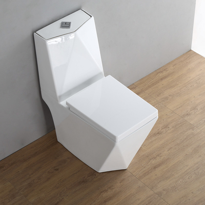 Céramique Square Peeping WC One Piece Toilette P Trap ODM moulage