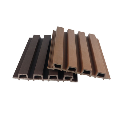 Gris extérieur 28x217mm de WPC de revêtement de plancher imperméable de panneau pour le décor de piscine
