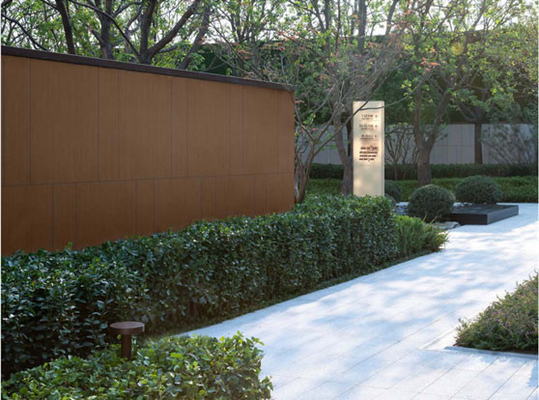 Surface en bois résistant aux rayures finition mate 60x120cm marron foncé mur de rideau extérieur carreaux de porcelaine pour la cour