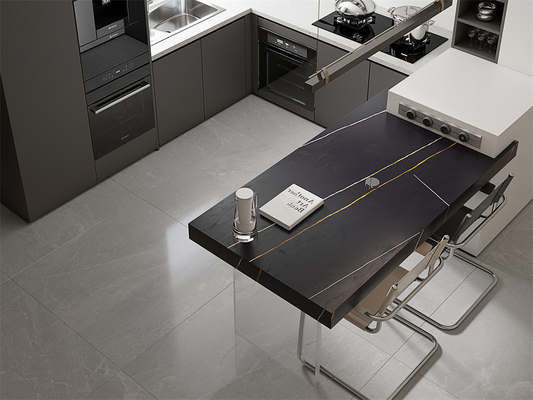 Dalles en pierre frittée noir mat 1420x2700mm pour murs de salle de bain