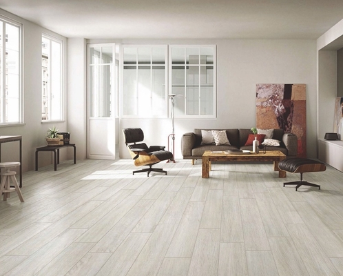 Résistant à l'humidité 150x900mm bandes de porcelaine en bois gris et brun pour la décoration intérieure