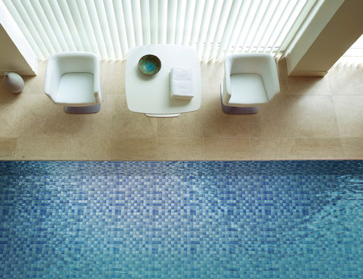 Tuiles blanches antidérapantes de piscine de mosaïque de GV, Clay Ceramic Pool Tile multicolore